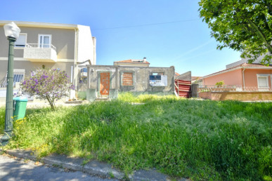 Real estate land T4 Sell in Lordelo do Ouro e Massarelos,Porto, Property for sale in Lordelo do Ouro e Massarelos, Porto, RS-R21699