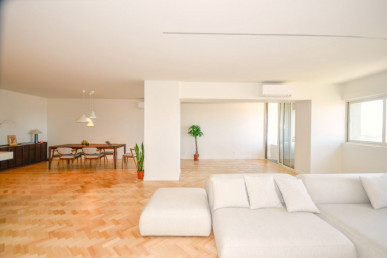 Flat T4 Sell in Cedofeita, Santo Ildefonso, Sé, Miragaia, São Nicolau e Vitória,Porto, Property for sale in RS-R21745
