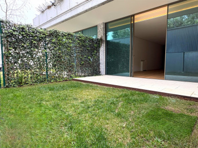 Apartment Floor Dwelling T3 Sell in Aldoar, Foz do Douro e Nevogilde,Porto, Property for sale in RS-R21750