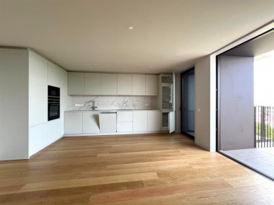 Flat T3 Sell in Santa Marinha e São Pedro da Afurada,Vila Nova de Gaia, Property for sale in RS-R21481NY