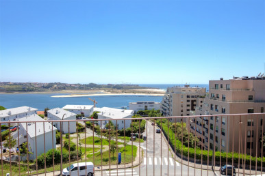 Flat T2 Sell in Aldoar, Foz do Douro e Nevogilde,Porto, Property for sale in Aldoar, Foz do Douro e Nevogilde, Porto, RS-R21594