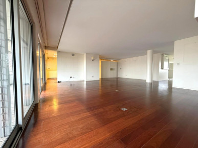 Flat T2 Sell in Aldoar, Foz do Douro e Nevogilde,Porto, Property for sale in Aldoar, Foz do Douro e Nevogilde, Porto, RS-R21805