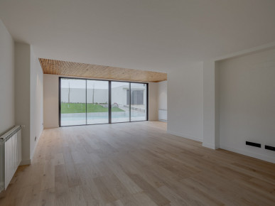 4 bedroom villa, fully renovated, in Cascais, Property for sale in DL36490