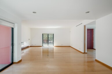 3 bedroom Property in Cascais, Property for sale in JL-82223