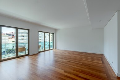 4 bedroom Property in Lisbon, Property for sale in JL-86724