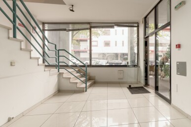 Commercial Property in Oeiras, Property for sale in JL-91158