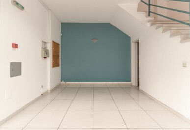 Commercial Property in Oeiras, Property for sale in JL-91158