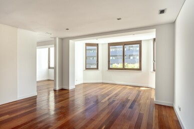 4 bedroom Property in Lisbon, Property for sale in JL-91698