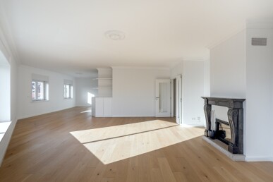 4 bedroom Property in Cascais, Property for sale in JL-91954