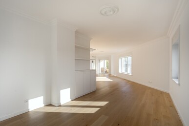 4 bedroom Property in Cascais, Property for sale in JL-91954