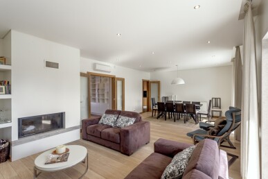 4 bedroom Property in Sintra, Property for sale in JL-93002