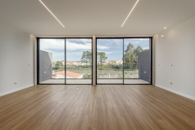 3 bedroom Property in Vila Nova de Gaia, Property for sale in Canidelo, Vila Nova de Gaia, JL-93010