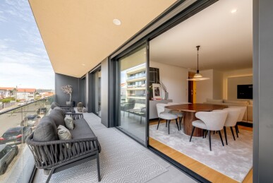 2 bedroom Property in Vila Nova de Gaia, Property for sale in JL-93270