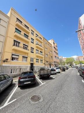 3 bedroom Property in Lisbon, Property for sale in JL-93839