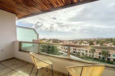 2 bedroom Property in Cascais, Property for sale in JL-93892