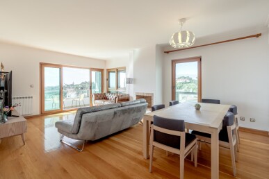 2 bedroom Property in Cascais, Property for sale in JL-93892