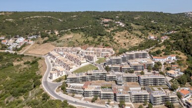 2 bedroom Property in Sesimbra, Property for sale in JL-94656