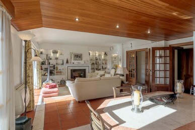 4 bedroom Property in Cascais, Property for sale in JL-94680