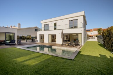 4 bedroom Property in Setúbal, Property for sale in JL-94916