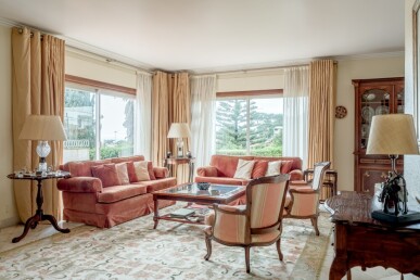 4 bedroom Property in Cascais, Property for sale in JL-95127