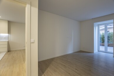 1 bedroom Property in Lisbon, Property for sale in JL-94966