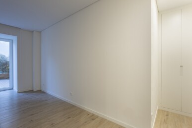 1 bedroom Property in Lisbon, Property for sale in JL-94966