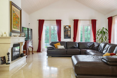 Luxury Home with Pool and Arrábida Mountain View, Property for sale in EVW-047ZNX