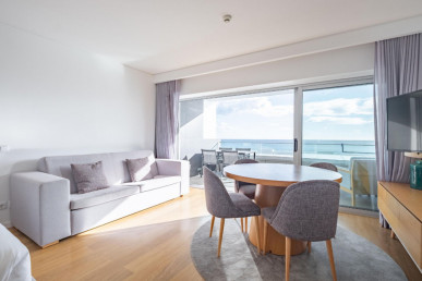 Seafront Studio Apartment — Sesimbra, Property for sale in EVW-047NOS