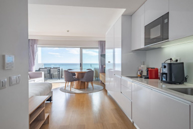 Seafront Studio Apartment — Sesimbra, Property for sale in EVW-047NOS