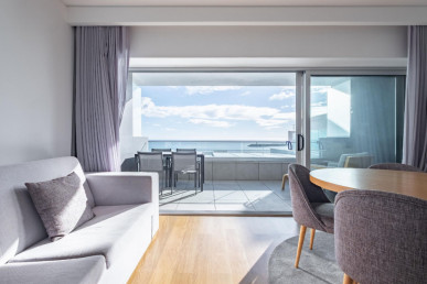 Seafront Studio Apartment — Sesimbra, Property for sale in EVW-047NOS