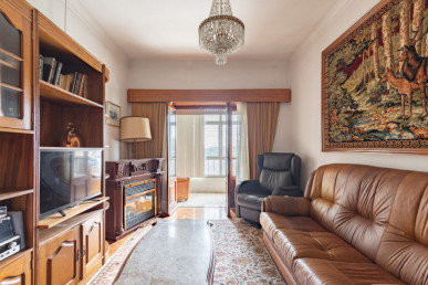 Villa with two independently usable units and garage, Property for sale in EVW-047VUT