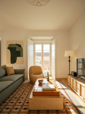 Elegant 2-Room-Serviced-Apartment in the heart of Lisbon with balcony, Property for sale in EVW-047WRV