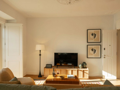 Elegant 2-Room-Serviced-Apartment in the heart of Lisbon with balcony, Property for sale in EVW-047WRV
