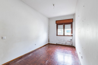 2-bedroom Apartment in Odivelas, Property for sale in EVW-047YOR