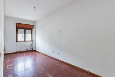 2-bedroom Apartment in Odivelas, Property for sale in EVW-047YOR