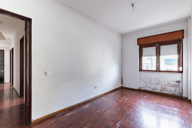 2-bedroom Apartment in Odivelas, Property for sale in EVW-047YOR