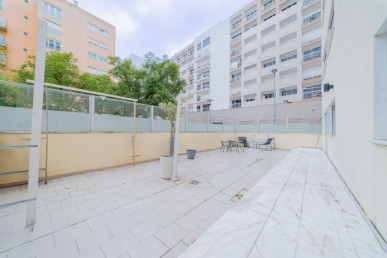 4-bedroom apartment with private terrace in Parque das Nações, Property for sale in EVW-047816