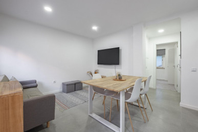 Renovated 1-Bedroom Apartment in Baixa da Banheira, Property for sale in EVW-047R0A