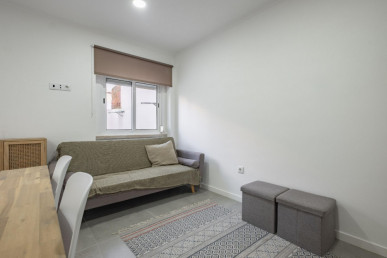 Renovated 1-Bedroom Apartment in Baixa da Banheira, Property for sale in EVW-047R0A