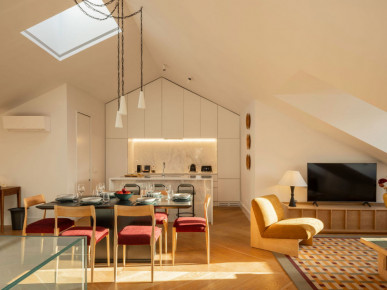 Elegant Two-Bedroom Serviced Penthouse in the Heart of Lisbon, Property for sale in EVW-047WRW