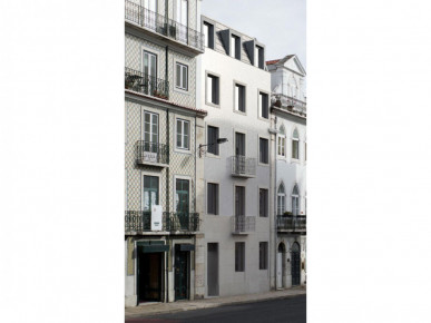 Luxurious 3 bedroom apartment with garden, Property for sale in EVW-02RFB6