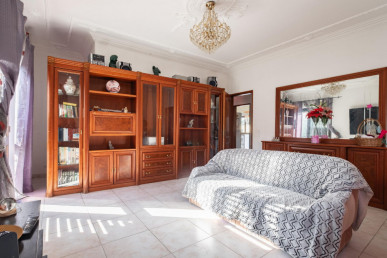 7-bedroom villa with 3 independent residences - High income potential, Property for sale in EVW-047LLE