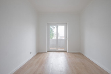 1 bedroom apartment near the Barreiro river terminal, Property for sale in EVW-0478WD