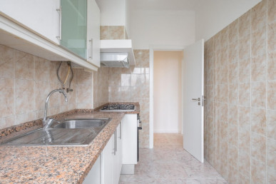 1 bedroom apartment near the Barreiro river terminal, Property for sale in EVW-0478WD