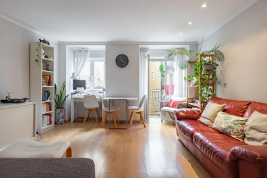 T2 with AL license near Lisbon Downtown, Property for sale in EVW-047N7E