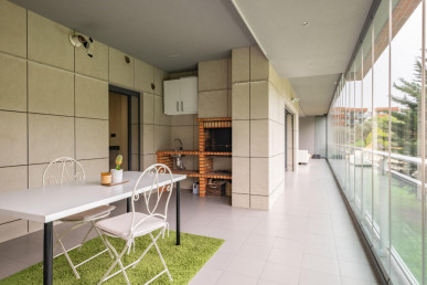 Spacious 2 Bedroom with a glass balcony and garage in Malva Rosa Condo, Property for sale in EVW-047POQ