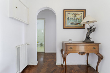 Bright 2-bedroom apartment in São Domingos de Benfica, Property for sale in EVW-047JDC