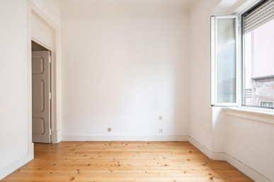 3-bedroom apartment with river view, Property for sale in EVW-0469FW