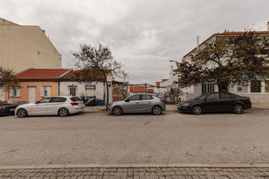 Land with 2 plots and approved housing project, Property for sale in EVW-047I6Q