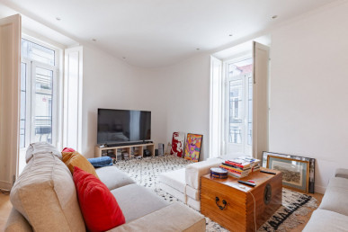 3 bedroom apartment with Parking in Campolide, Property for sale in EVW-0479GB